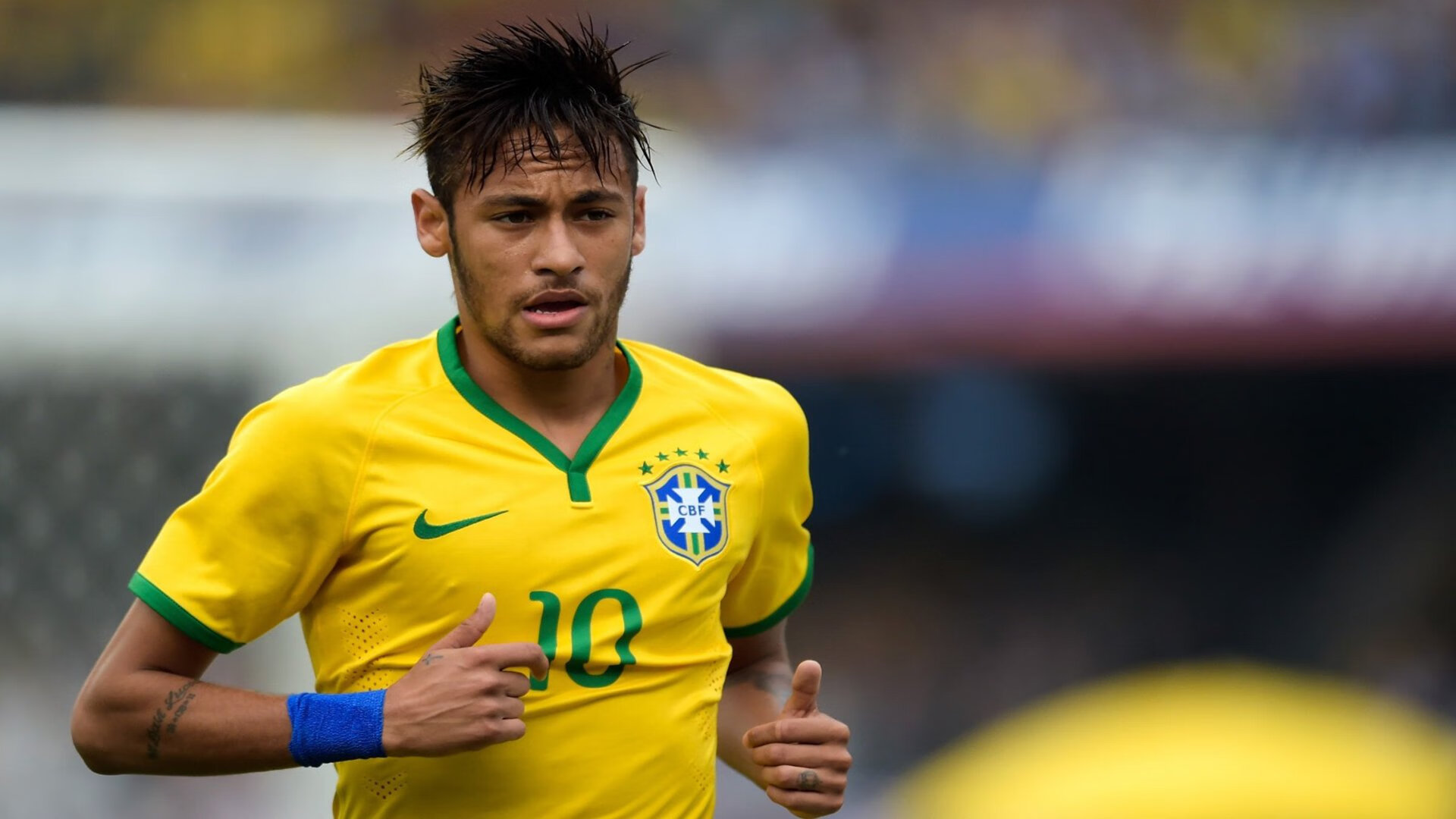 篮球赛场焦点！巴西队对阵俄罗斯队，年轻新星表现惊艳，未来可期